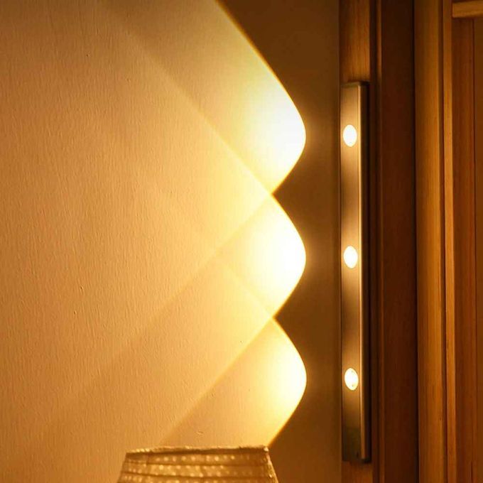 مصباح  فائق الرقة مع مستشعر حركة